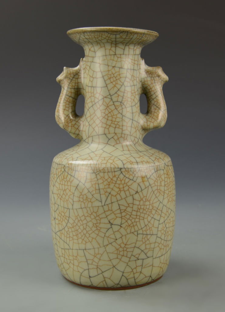 Chinese Geyao Vase (1 of 6)