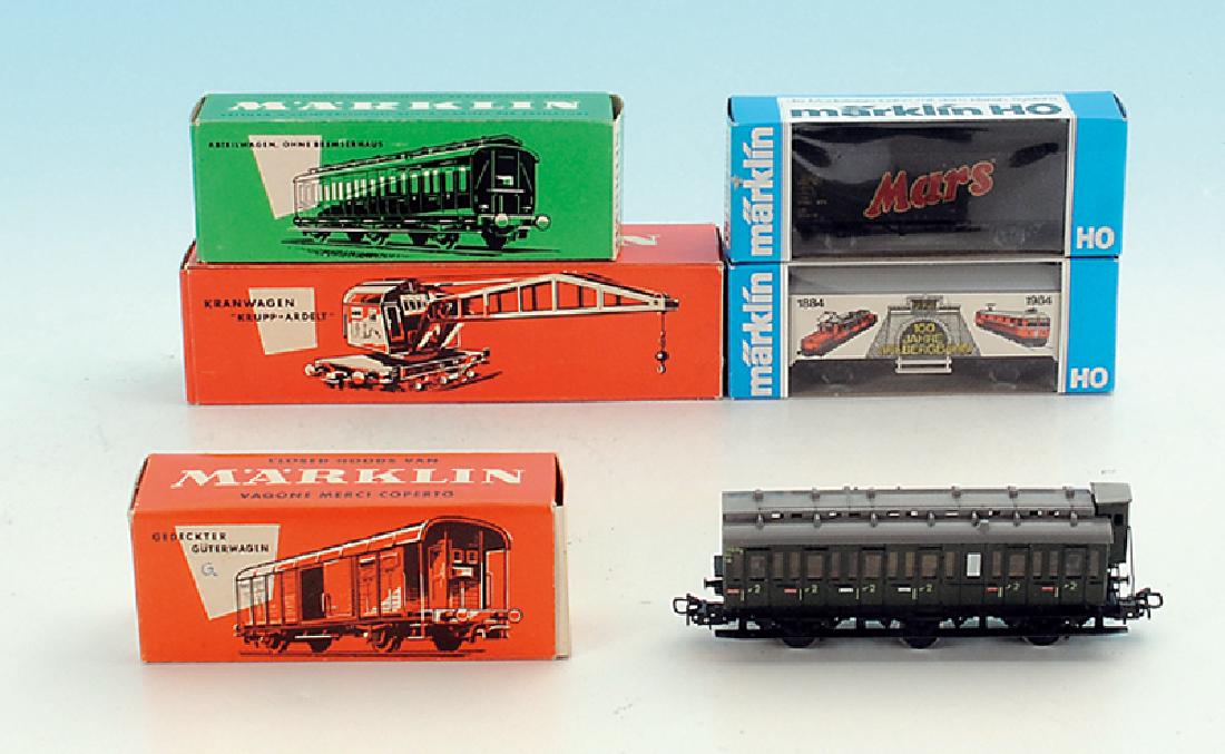 Konvolut MARKLIN Personen- und Gueterwagen (1 of 1)