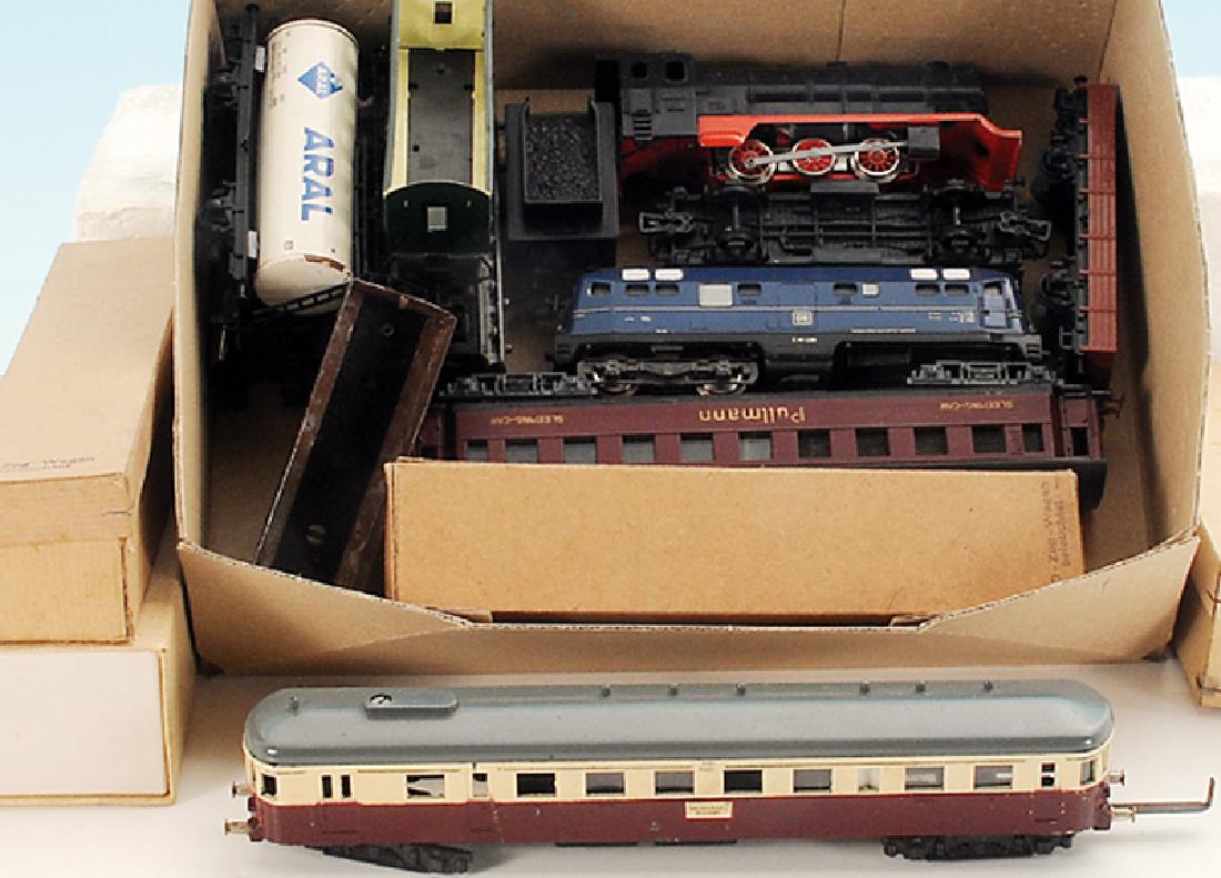 Konvolut Loks und Wagen, Spur H0 (1 of 1)