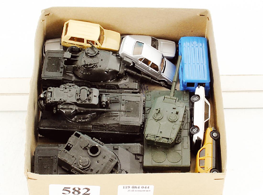 Konvolut HERPA Autos und Panzer (1 of 1)
