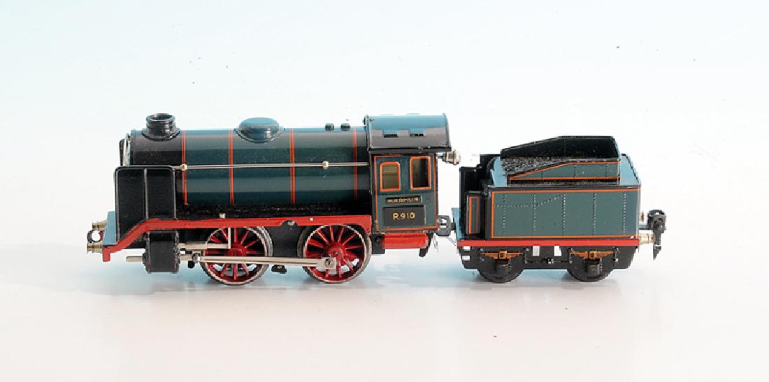 MARKLIN Uhrwerkdampflok R 910, blau (1 of 1)