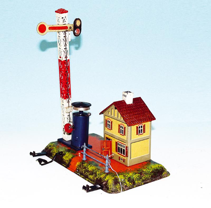 BING Bahnwaerterhaus: 25 x 17 cm, guter Orig.-Zustand, leichte Gebrauchsspuren.