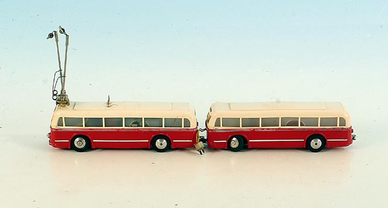 Eheim Trolleybus Mit Anhaenger