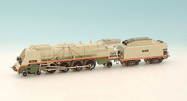 MÄRKLIN franz. Dampflok ME 66/12920: 2'D1', mit 4 achs. Tender, 58 cm, hellgrau n e u l a c k i e r t, sehr guter Zustand. Anmerkung: Die hellgraue Neulackierung entspricht dem Zustand, in dem diese Maschinen verkauft wurden !