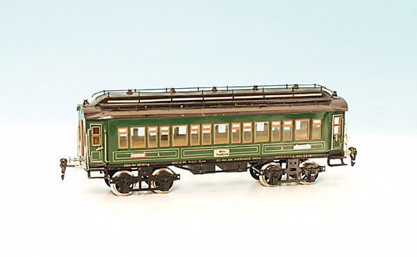 MÄRKLIN D-Zug-Wagen 1931/1: 40 cm, grün, Dach braun n e u l a c k i e r t, sehr guter Zustand, ein Wagen für den Fahrbetrieb.