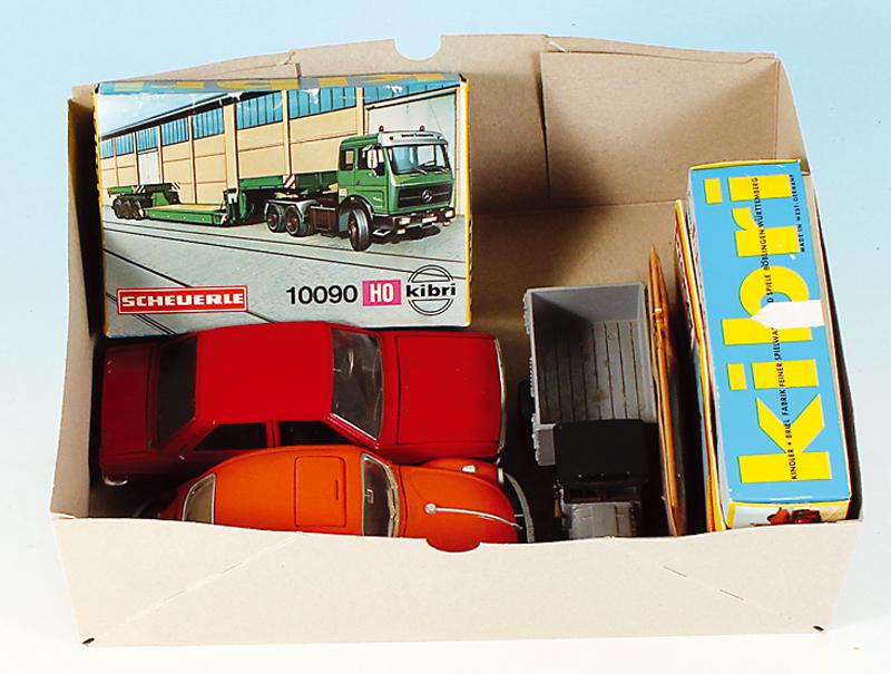 Konvolut Automodelle: verschiedene Hersteller, teils in OKTs., Besichtigung empfohlen.