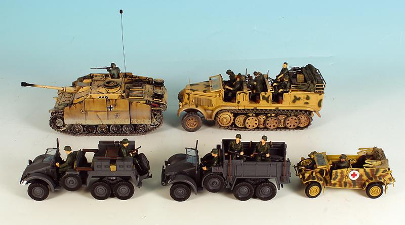 Konvolut Militaetfahrzeuge der Wehrmacht: Panzer, Mannschaftstransportwagen, verschiedenes Kleinzubehoer, Besichtigung erforderlich.