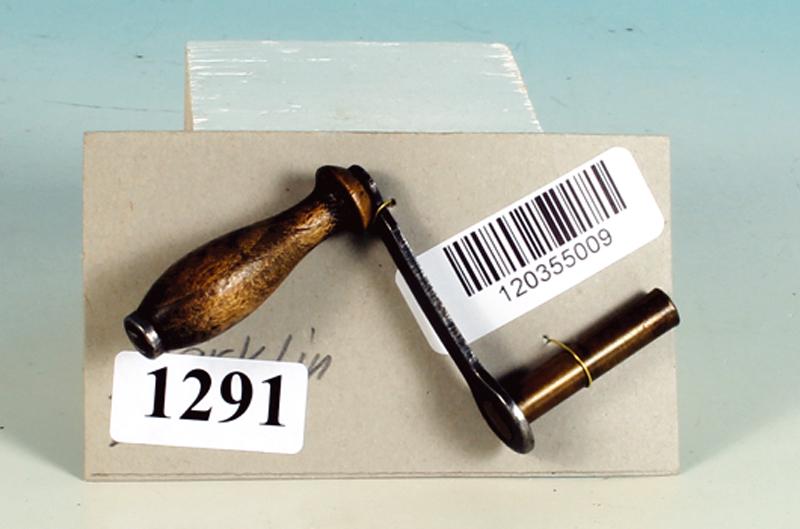 MARKLIN Kurbelschluessel fuer uralt Lok: mit Holzgriff, guter Zustand.