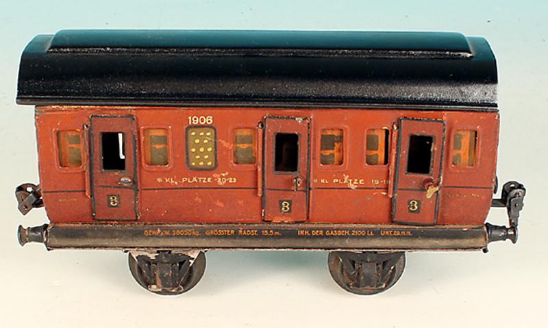 MARKLIN Personenwagen 1906/1: mit Inneneinrichtung, deutliche Gebrauchsspuren.