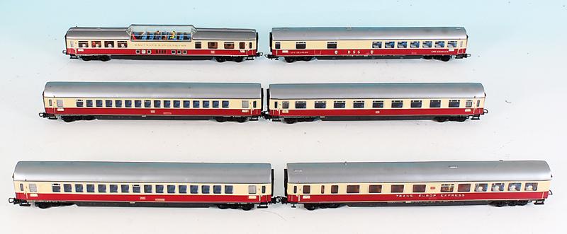 Konvolut Personenwagen: 6 Stueck, guter Zustand, ohne Kartons.