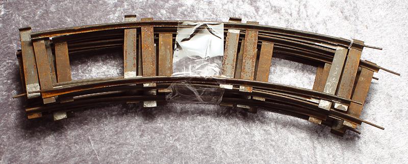 9 SCHOENNER / CARETTE Gleisstuecke, Spurweite 76 mm: gebogen, Alterungs- und Gebrauchsspuren.