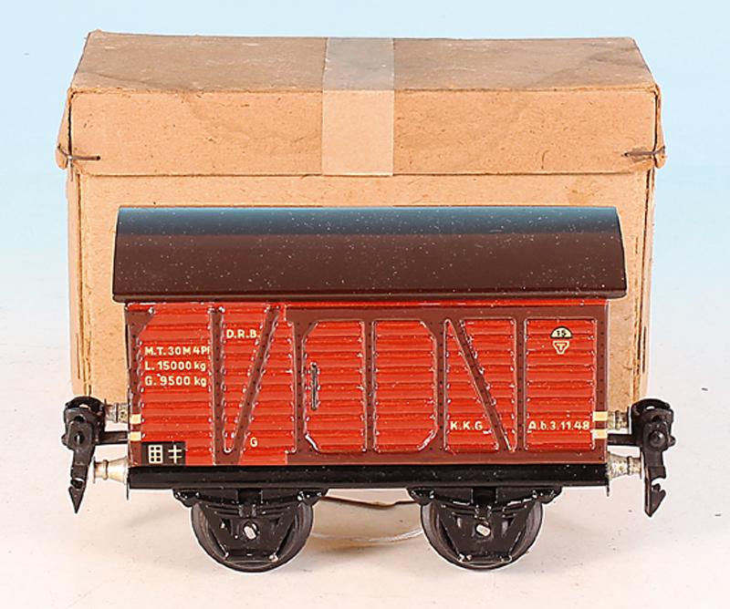 MARKLIN gedeckter Gueterwagen 1681/0 (1 of 1)