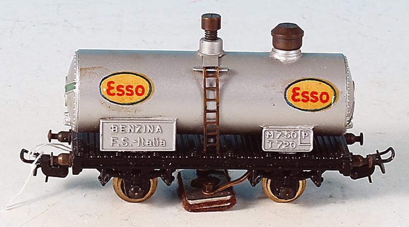 POCHER Kesselwagen / Schienenreinigungswagen 158: guter Orig.-Zustand, minimale Gebrauchsspuren.