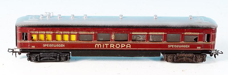 MARKLIN Speisewagen 352 (1 of 1)