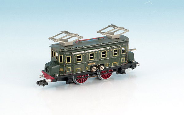 MÄRKLIN Elektrolok RS 700: bis auf das Gehäuse alle Teile ersetzt. Besichtigung erforderlich!