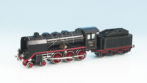 MÄRKLIN Dampflok GR 70/12920: 2'C, mit 3 achs. Tender, 41 cm, schwarz n e u l a c k i e r t, optisch und technisch in gutem Zustand.
