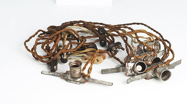 5 MÄRKLIN Wagenbeleuchtungen 13484: komplett, mit Kabeln und Steckern, guter Orig.-Zustand.