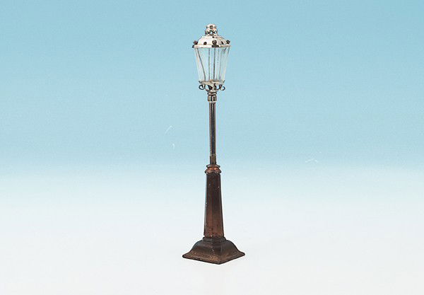 MÄRKLIN Straßenlampe 5149: Höhe 21 cm, Kaiserölbeleuchtung, guter Orig.-Zustand.