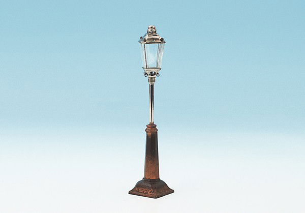 MÄRKLIN Straßenlampe 5149: Höhe 21 cm, Kaiserölbeleuchtung, guter Orig.-Zustand.