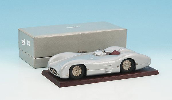 MARKLIN Rennauto "Silberpfeil": Blech, in Baukastenmanier, Uhrwerkantrieb, neuwertig, im OKT.