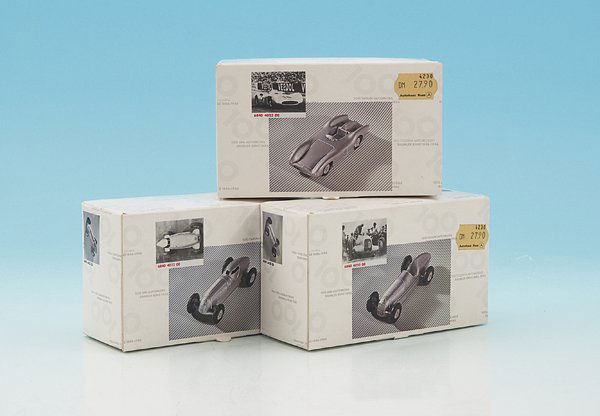 MARKLIN/DAIMLER BENZ Werbemodelle: Replikas der MARKLIN Vorkriegsrennwagen, als Werbemodell von Daimler Benz, 3 Stueck, neuwertig, in OKTs.