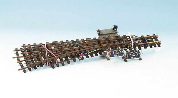 3 BUCO Schnellfahrweichen: großer Radius, elektrischer Antrieb, 2 Stueck umgebaut auf Doppelspulenantrieb, guter Zustand, Besichtigung erforderlich.