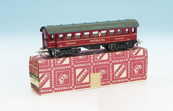 MARKLIN Speisewagen 342K.5: Blech, rot, BK 4.0, offene Blechdrehgestelle, sehr guter Orig.-Zustand, im Nachbaukarton.