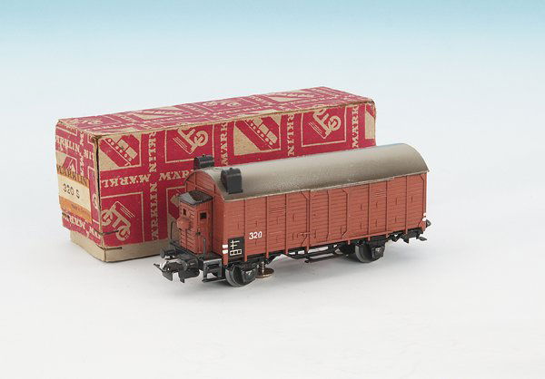 MARKLIN Schlusslichtwagen 320S.1: Guss, braun, seltene Version mit Dachschraube, sehr guter Orig.-Zustand, im OKT.