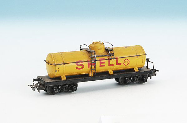 MARKLIN Kesselwagen 334 Shell.2: Alterungs- und Gebrauchsspuren.