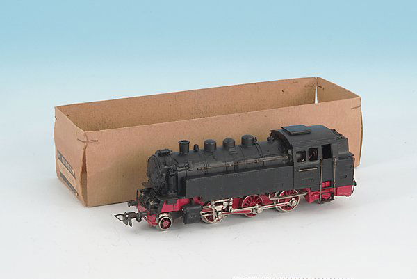 MARKLIN Tenderlok TP 800.2: Guss, Steuerung mit Drahtteil, in allen Teilen original, Raeder mit geringsten Laufspuren. ueberdurchschnittlich guter Orig.-Zustand, im OKT.