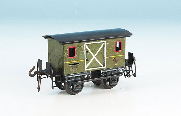 BING uralt Packwagen 7129/0: 12,5 cm, 2 offene Perrons, gruen/schwarz handlackiert, Dach neu lackiert. Trotz der Ausbesserungen rundum ein gefaelliger und seltener Wagen.