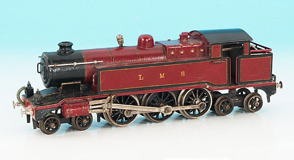 MARKLIN engl. Uhrwerkdampflok TK 1020 LMS: 33,5 cm, 2'C2', rot/schwarz handlackiert, reguliertes Uhrwerk, guter Orig.-Zustand, minimale Gebrauchsspuren.english Description: clockwork, C 8