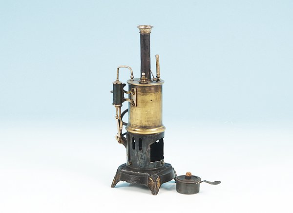 SCHOENNER stehende Dampfmaschine aehnlich 181/2: Guss-Sockel, Messingkessel, guter Orig.-Zustand, leichte Gebrauchsspuren.