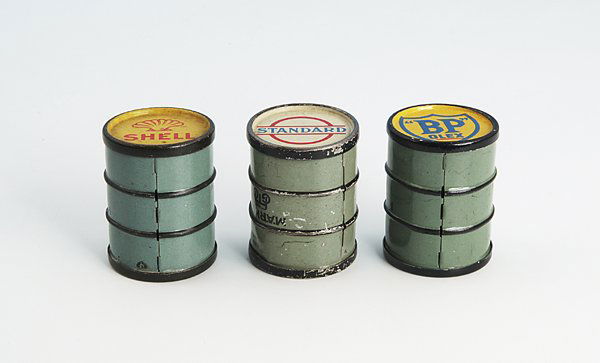 3 MARKLIN Benzinfaesser 2736: SHELL, BP-OLEX und STANDARD, guter Orig.-Zustand, leichte Gebrauchsspuren.