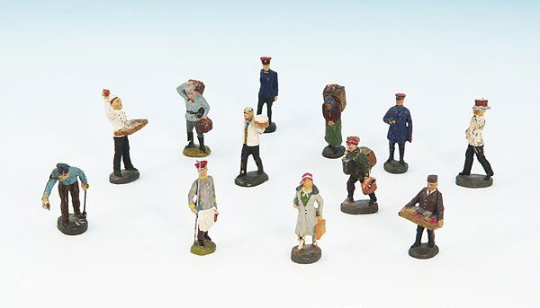 Konvolut ELASTOLIN / LINEOL u.a. Figuren: 12 Stueck, mit mehr oder weniger starken Gebrauchsspuren, Besichtigung erforderlich.