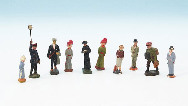 Konvolut Figuren, Spur 0 Groeße: 10 Stueck, teils ELASTOLIN, teils ungemarkt, darunter ein Pfarrer, meist in gutem Orig.-Zustand, Besichtigung empfohlen.