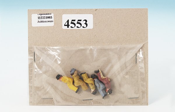 5 MARKLIN Spur 0 Sitzfiguren: Noch guter Orig.-Zustand.