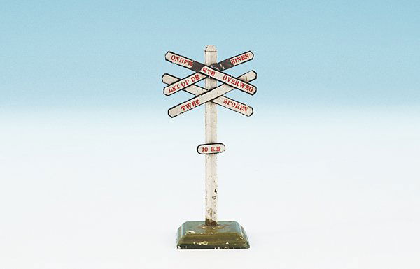 MARKLIN doppeltes Andreaskreuz 2364: Hoehe 12 cm, weiß handlackiert, hollaendische Beschriftungen, deutliche Lackschaeden.