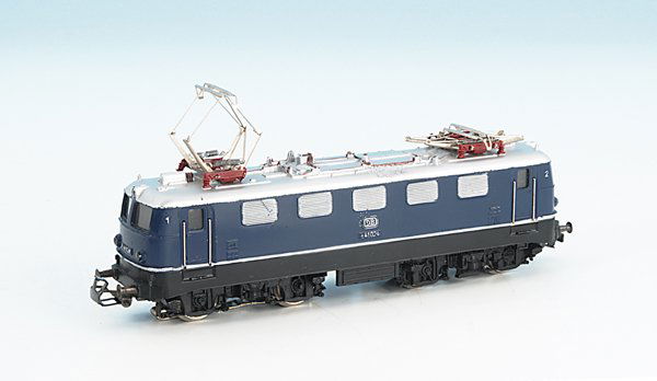 MÄRKLIN E-Lok 3034.1: Guss, blau, geringe Lackschäden am Dach, Pantographen beschädigt, Besichtigung erforderlich.