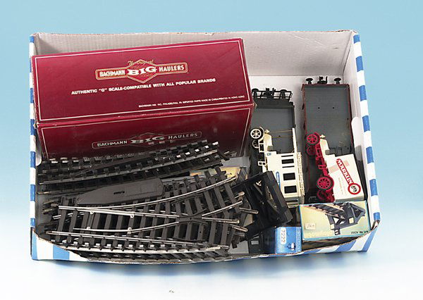 Konvolut MÄRKLIN Spur 1: 2 Wagen und Gleismaterial. Gebrauchsspuren.