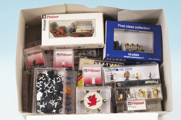 Konvolut PREISER u. a. Figuren: neuwertig, in OKTs. Besichtigung erforderlich!