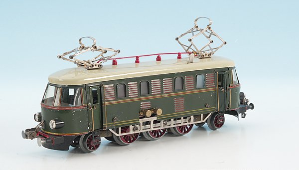 HERKULES E-Lok A-E 3-S: 1'C1', 31 cm, grün, Dach grau handlackiert, Orig.-Zustand, leichte Gebrauchsspuren.