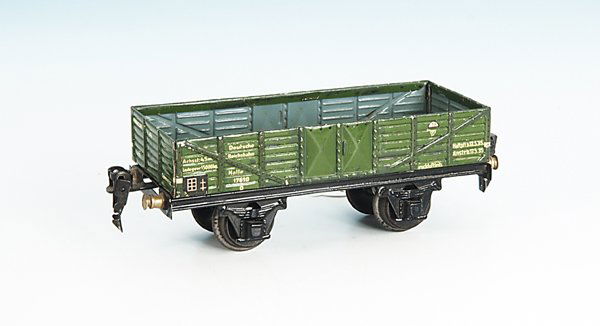 MÄRKLIN Hochbordwagen 1761/0: grün, mittlere Gebrauchsspuren.