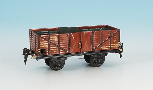 MÄRKLIN Hochbordwagen 1765/0: 16,5 cm, rotbraun, guter Orig.-Zustand, minimale Gebrauchsspuren.
