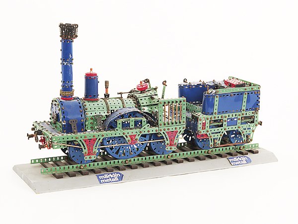 MÄRKLIN Metallbaukasten Schaufenstermodell "Der: Grundplatte 79 cm, Gebrauchsspuren.