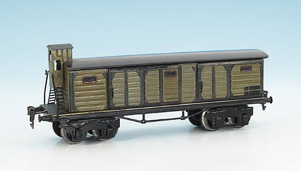 MÄRKLIN gedeckter Güterwagen 1956/1, grau: 32 cm, grau handlackiert, Dach schwarz n e u l a c k i e r t, ansonsten guter Orig.-Zustand, minimale Gebrauchsspuren.