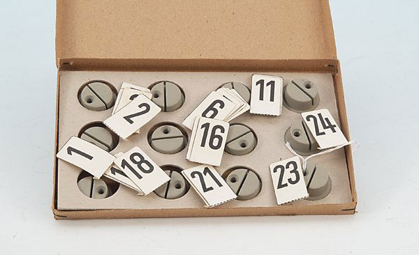 MÄRKLIN Nummerngarnitur 7034: mit Nummern 1-24, neuwertig, im OKT.