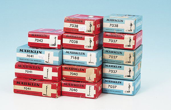 Konvolut MÄRKLIN Signale: mehr oder weniger deutliche Alterungs- und Gebrauchsspuren, in OKTs. Besichtigung erforderlich!