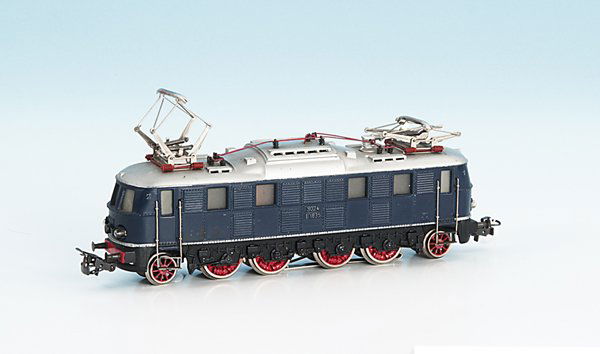 MÄRKLIN E-Lok 3023: Gebrauchsspuren. Besichtigung erforderlich!