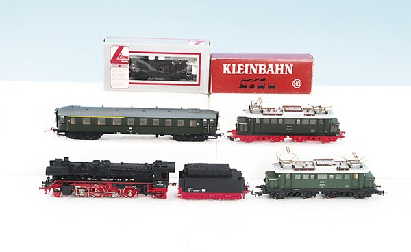 Konvolut Gleichstrom-Fahrzeuge: verschiedene Hersteller und Bahngesellschaften. Alterungs- und Gebrauchsspuren. Besichtigung erforderlich!